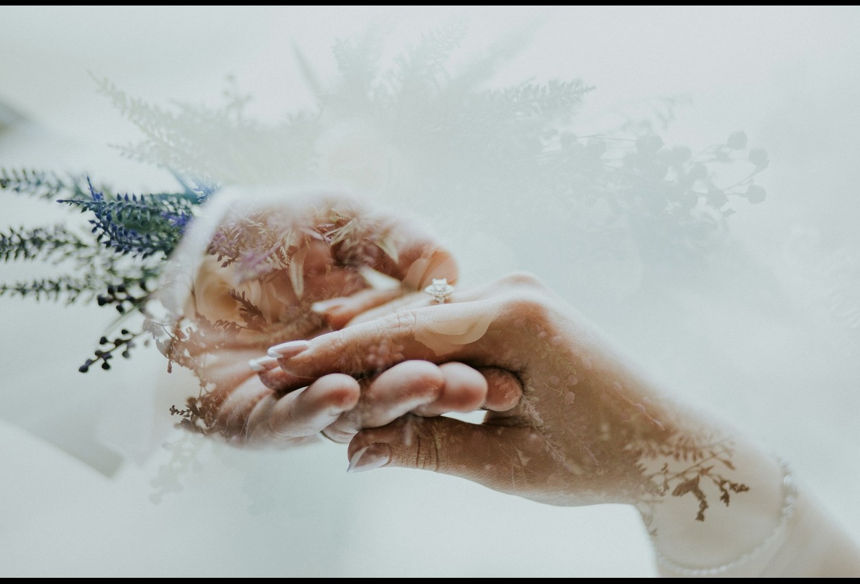 24 Years of Marriage: Meaning and Gift Ideas for the Satin Wedding Anniversary